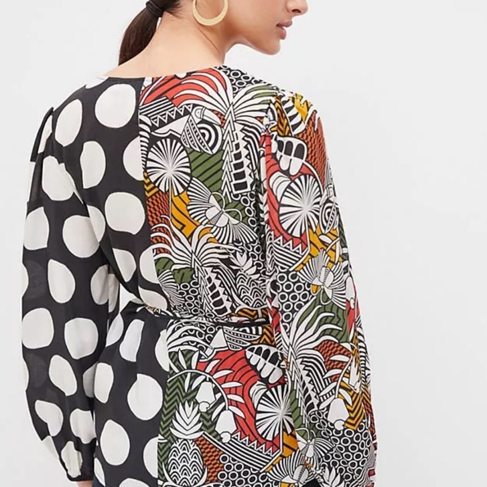 ⚫️⚪️🔴 Farm Rio Size Medium-3/4 sleeve blouse🙈Never worn ⚫️⚪️🔴